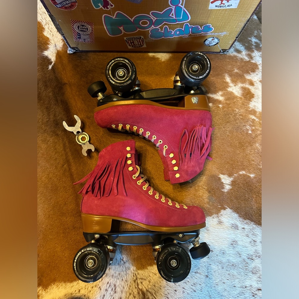 Moxi Lolly size 7 fuchsia Roller Skates